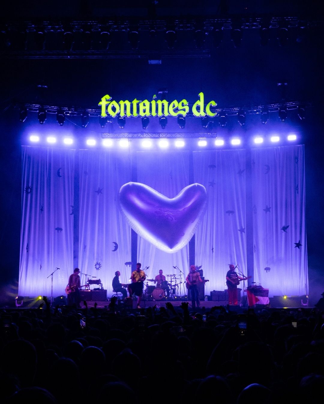 Fontaines-Heart-Inflatable